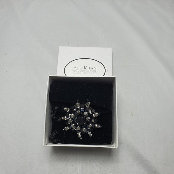 Ali Khan starburst glass black beaded pearl brooch with gift box - Picture 3 of 3